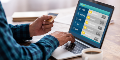 manos en un ordenador